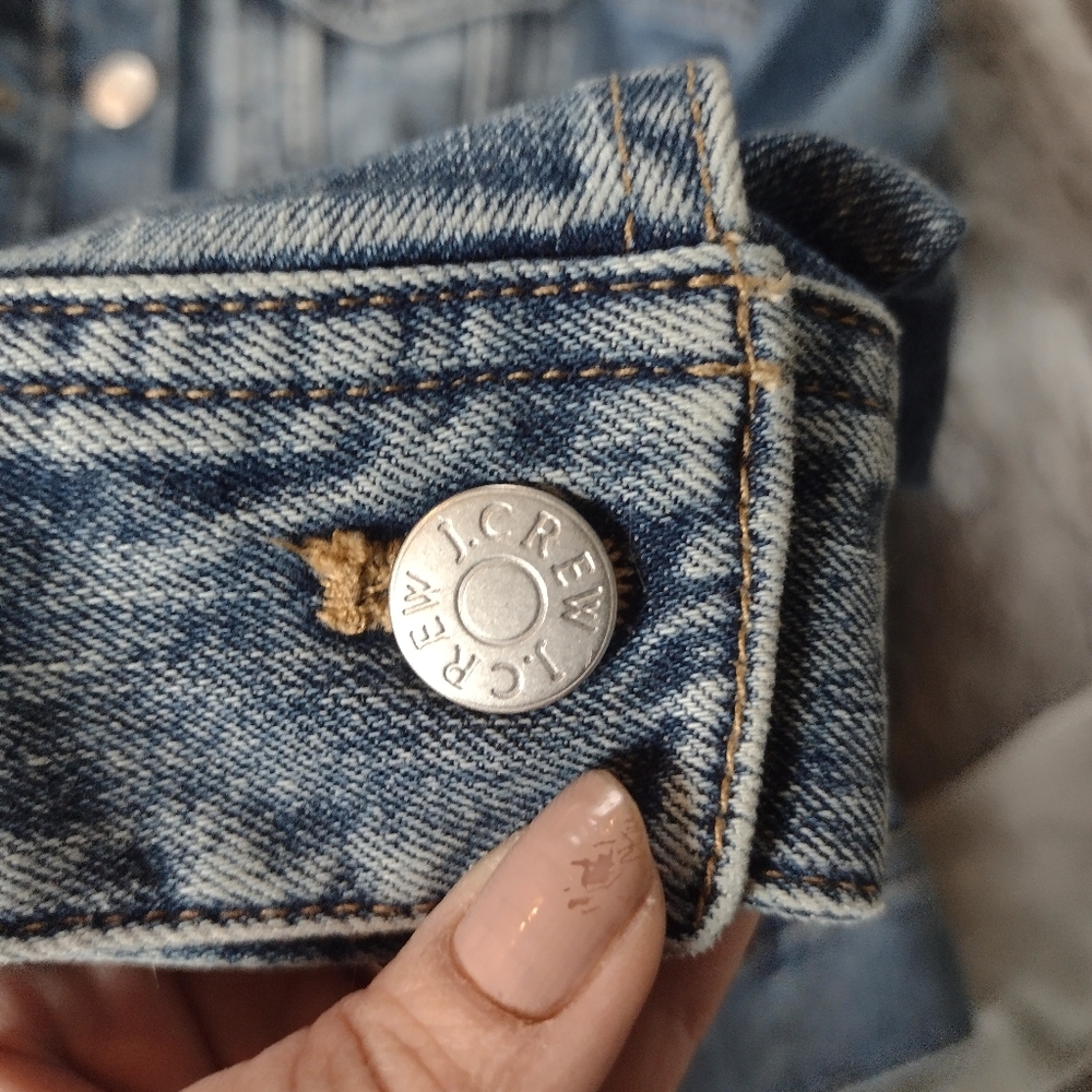 J.Crew Women's Never Worn! Classic Jean Jacket 😍 - Picture 7 of 11